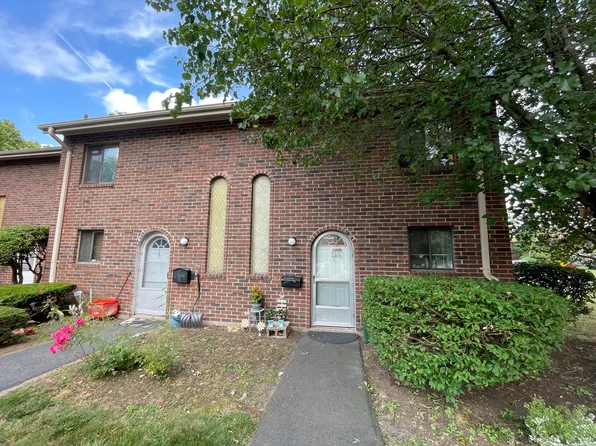 26 Wakefield Circle #26, East Hartford, CT 06118