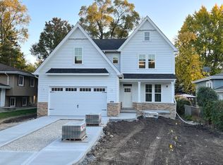 407 Park Ave, Clarendon Hills, IL 60514