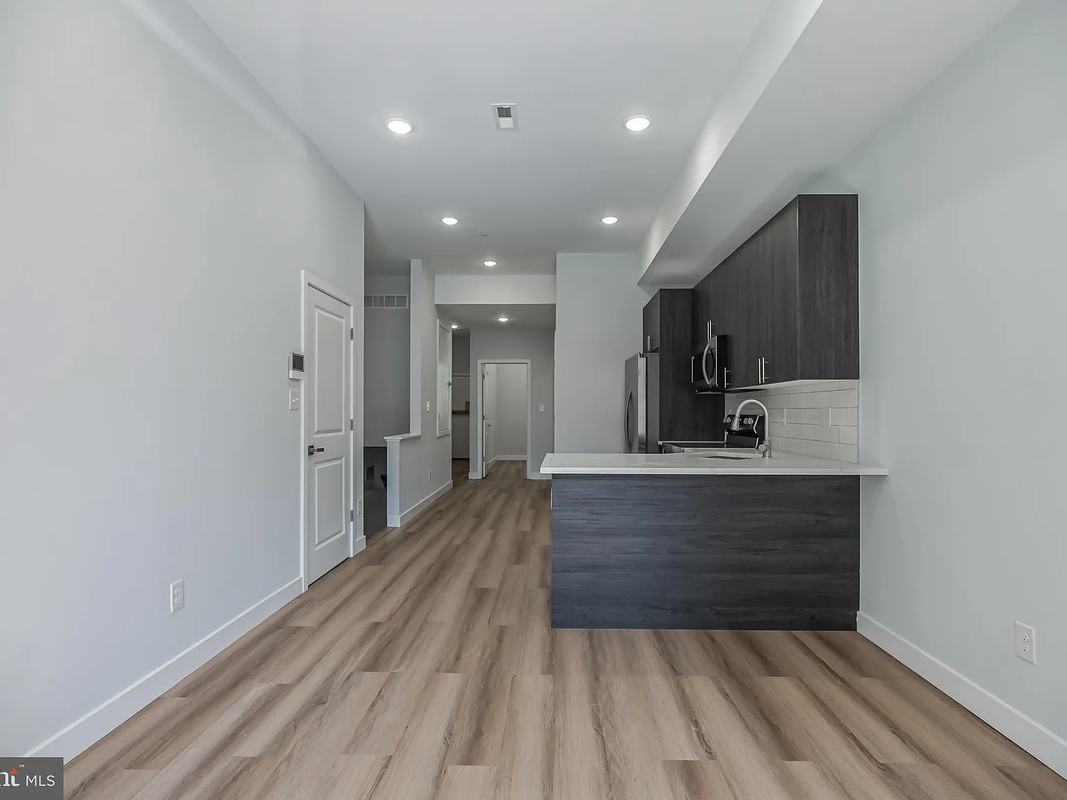 3 bed, $2,150 — Photo 2