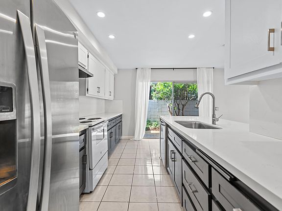 4th image of 2306 Curtis Ave APT 1