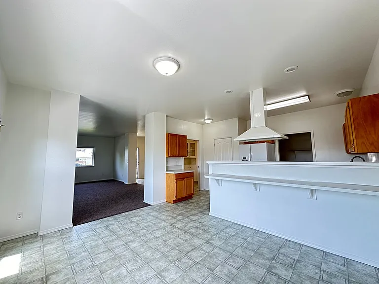 The Oaks Apartments — Photo 17