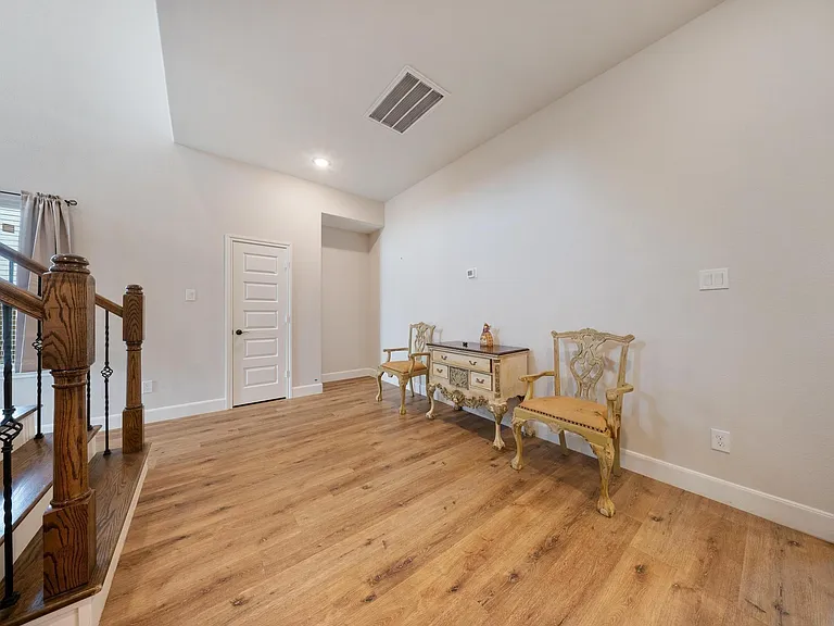 2019 Olivos St — Photo 7