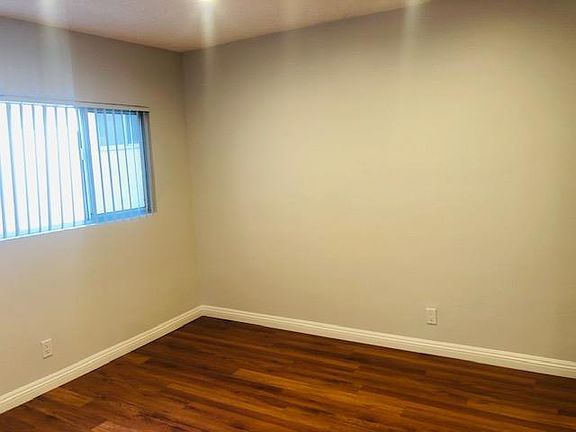 5th image of 325 W Milford St #6