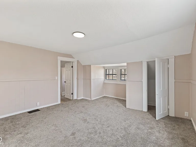 320 Lockerbie St — Photo 25