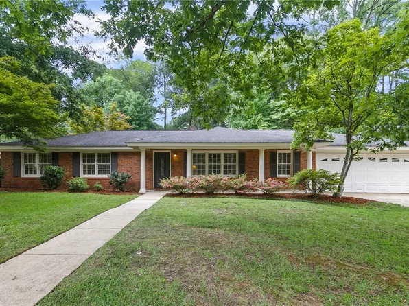 1943 Woodridge Rd, Tuscaloosa, AL 35406