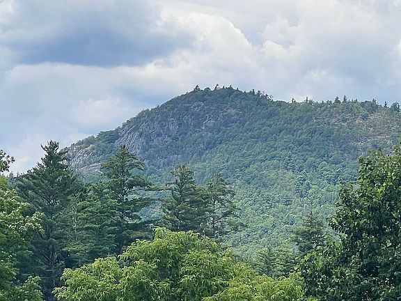 2nd image of 542 Valley Rd