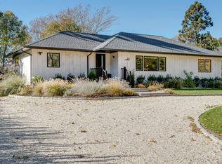 470 Harbor Ln, Cutchogue, NY 11935