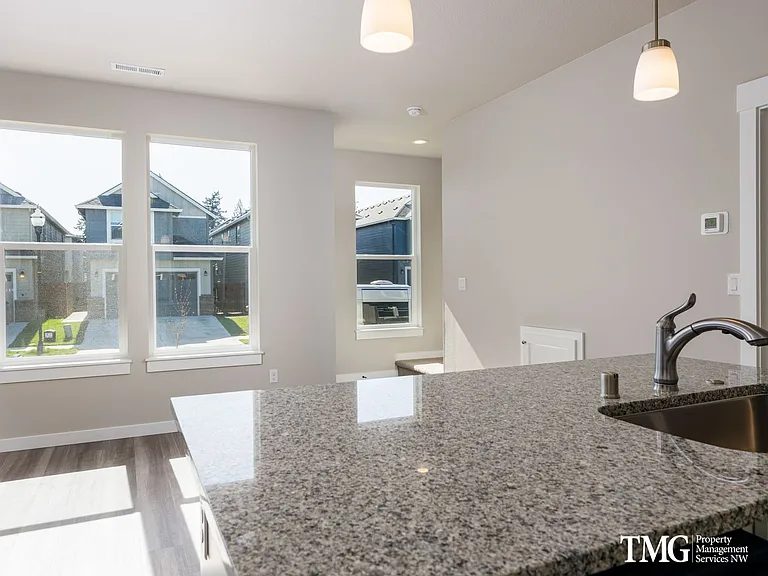7242 S Ridge Way — Photo 6
