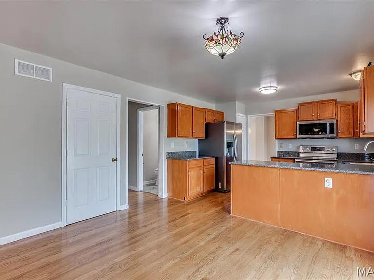 340 Emmanuel Ct — Photo 21