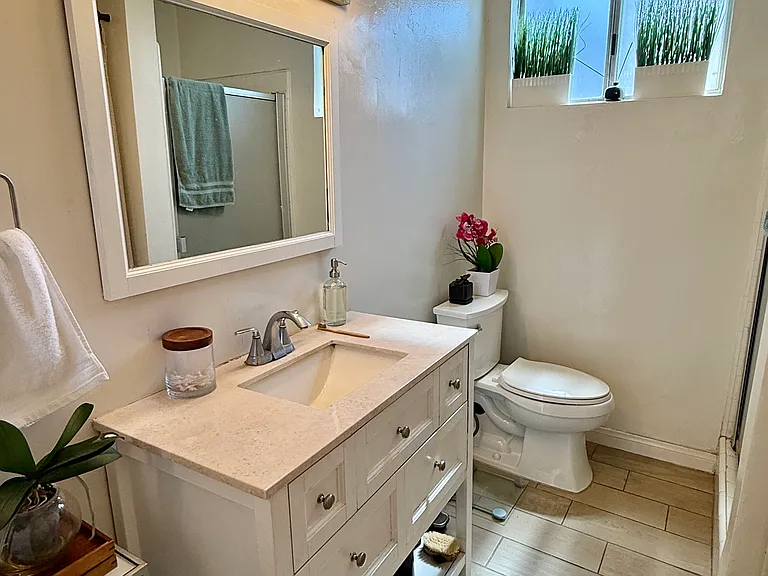1333 N Fuller Ave #8 — Photo 19