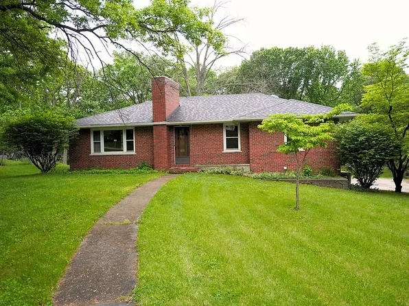 44 Flesher Dr, Ballwin, MO 63011