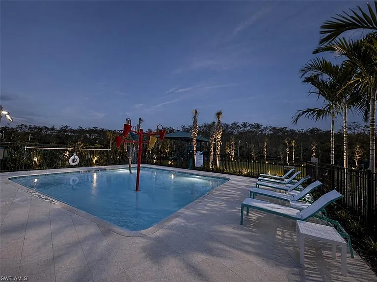 12770 Woodbury Dr — Photo 31