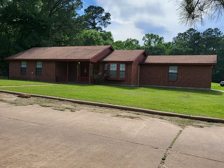 1301 Northpark St — Photo 4
