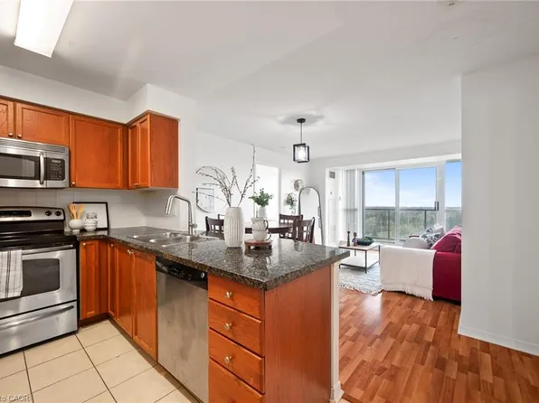 4850 Glen Erin Dr #1005, Mississauga, ON L5M 7S1