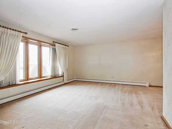 3rd image of 10341 Long Ave