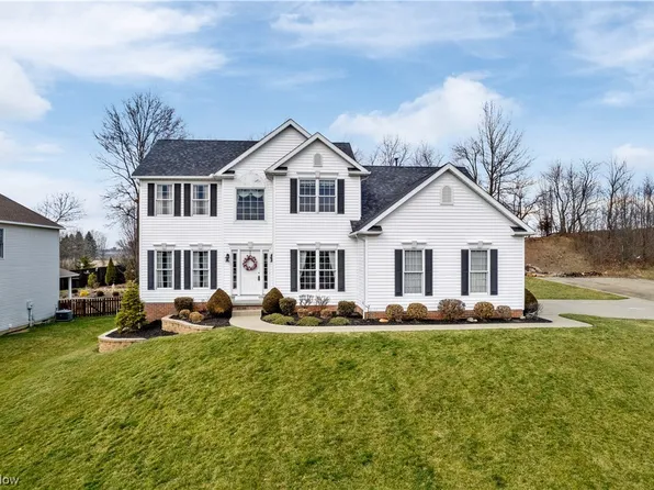 1405 Wisteria Ave SW, Hartville, OH 44632