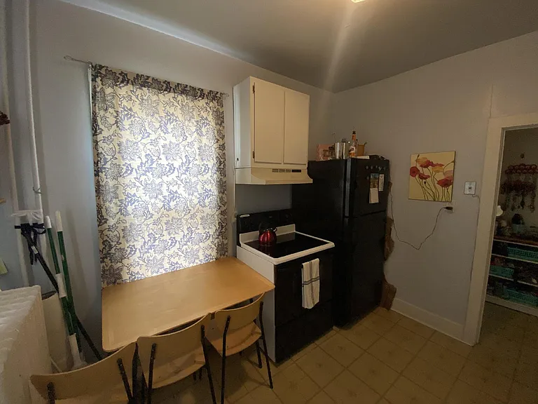 909 Barland St — Photo 11