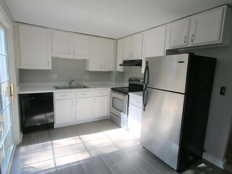 2169 Hemlock Dr — Photo 5