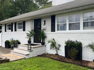 1218 Brookdale Ave, Bay Shore, NY 11706