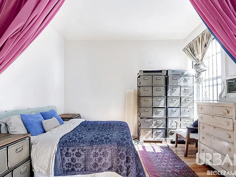 247 Grand St #2R — Photo 4