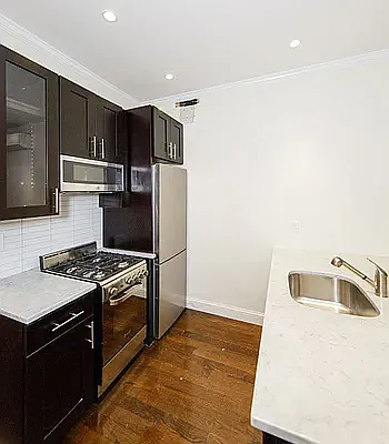 Rented by Avenues Real Estate | media 7