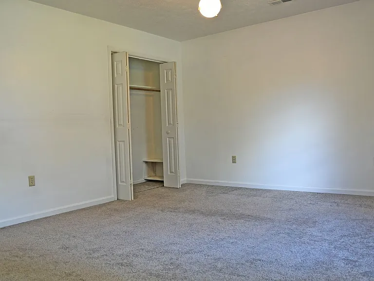 218 Bluebird Dr — Photo 6