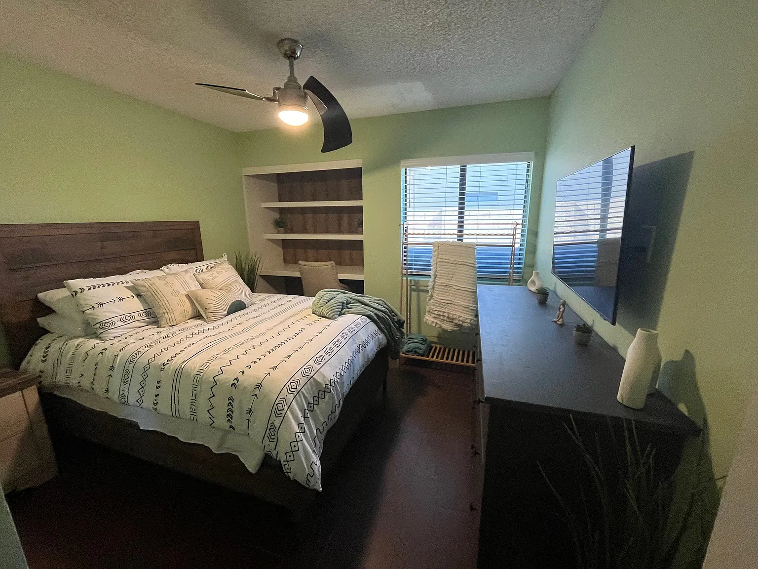 Cozy Private bed and bath in Peoria | Available 10/01 | $1050/mo — Photo 1