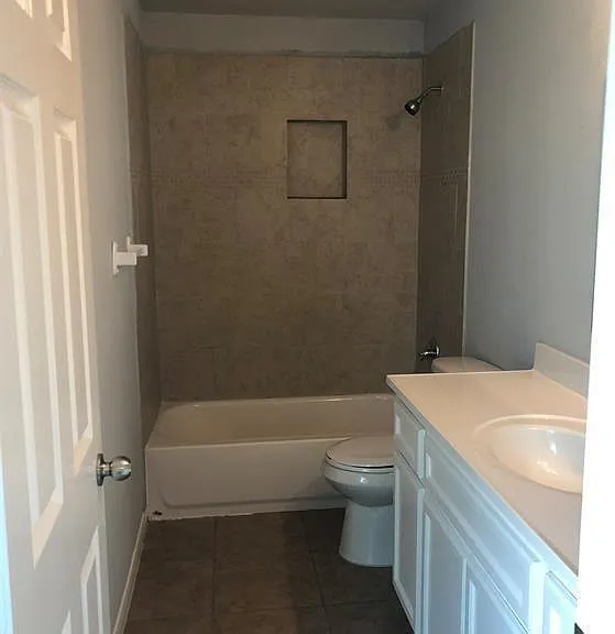 319 Kansas St — Photo 11