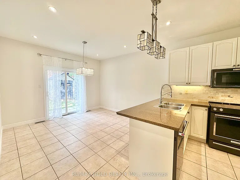 2293 Baronwood Dr — Photo 16
