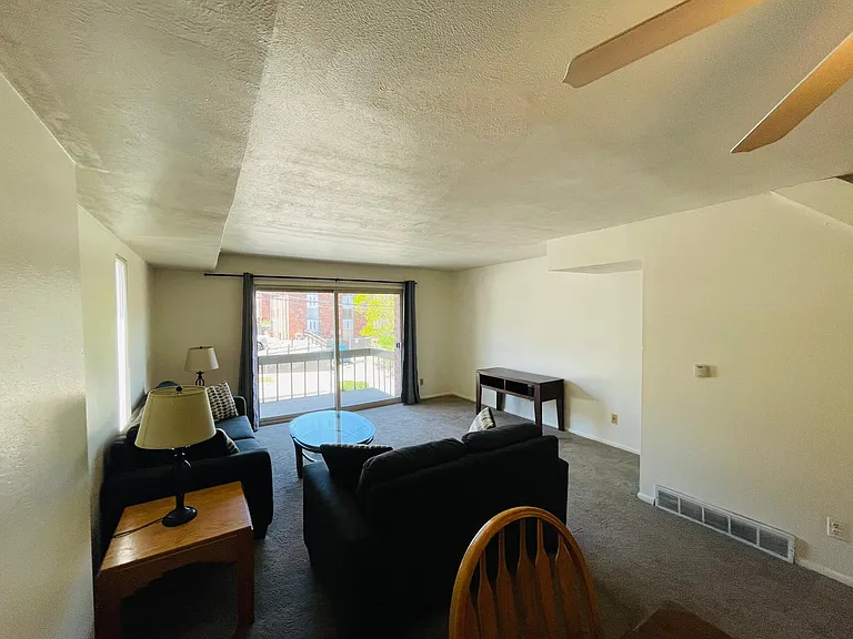 Varsity Townhouses - Student Housing — Photo 18