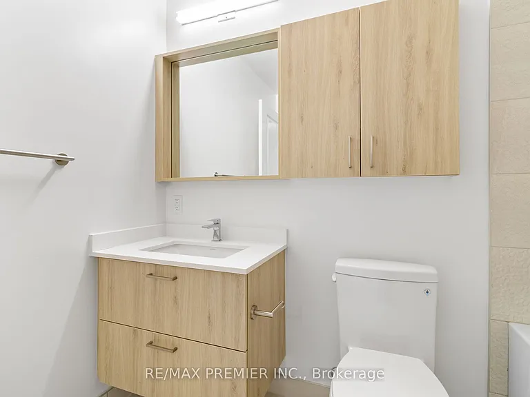 30 Upper Mall Way #909 — Photo 34