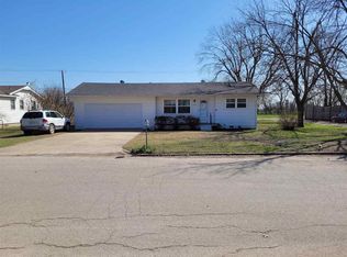 1300 N 5th St, Tonkawa, OK 74653