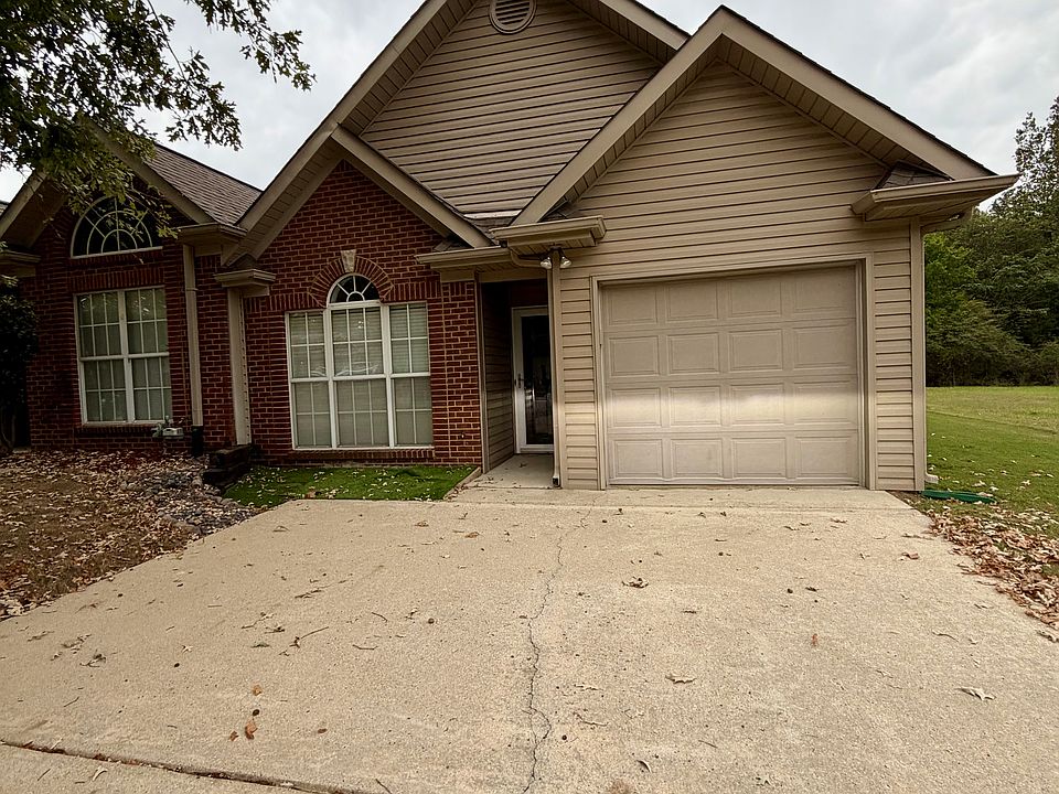 1st image of 572 Cahaba Manor Dr