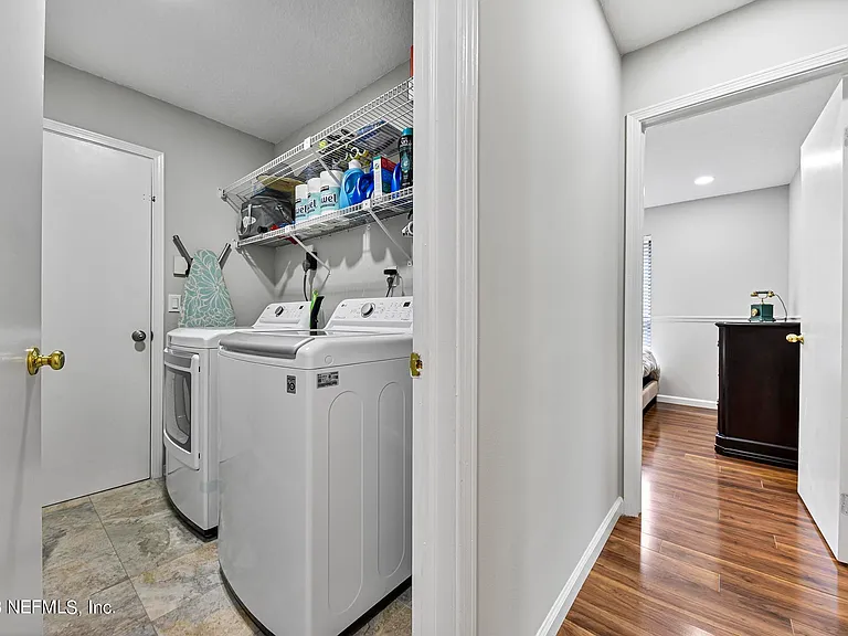 9126 Trevi Cir W — Photo 22