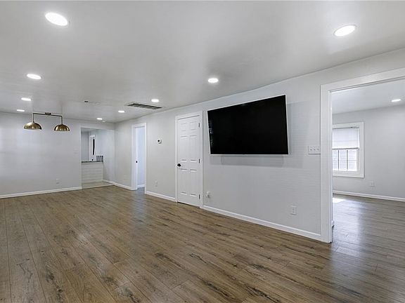 4th image of 222 Columbus Ave