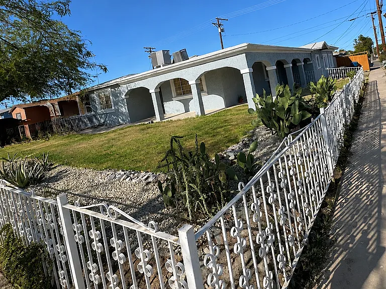 606 Smoketree Dr — Photo 4