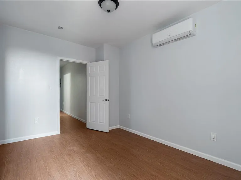 324 Eldert St #2A — Photo 8