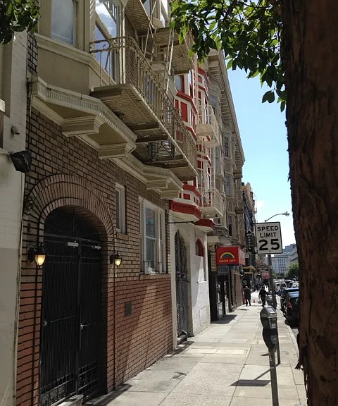 328 Hyde St #6 — Photo 2