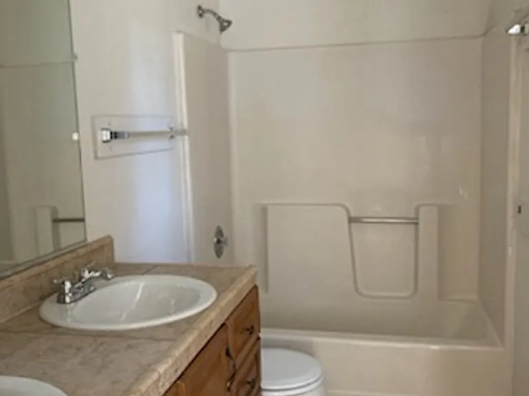 2060 Mesquite Ln #F105 — Photo 12