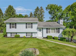 43 Edgewood Dr, Poughkeepsie, NY 12603