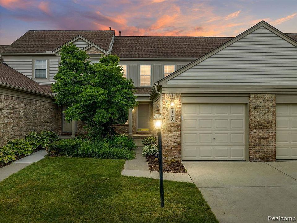 1st image of 4143 Hunters Cir E #104