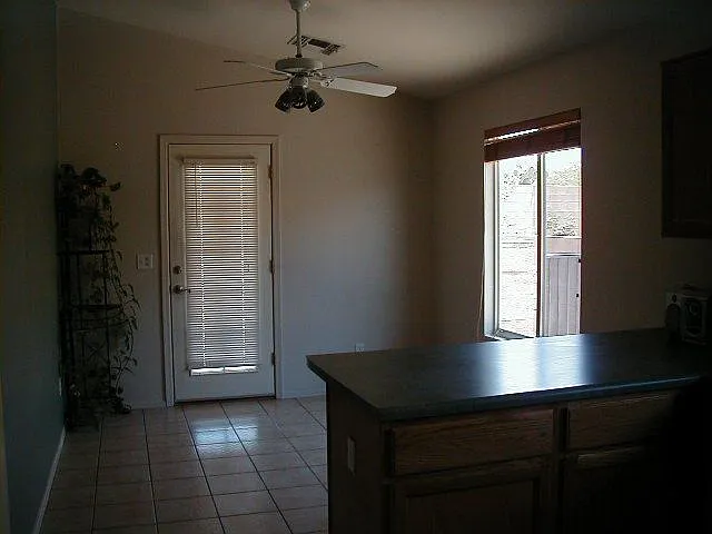 3 bed, 2.0 bath, 1297 sqft, $1,875 — Photo 3