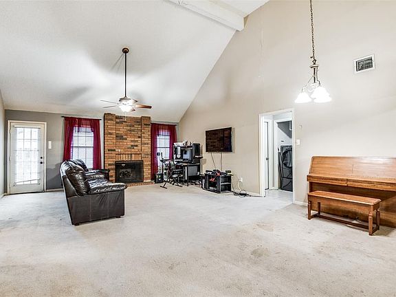 2nd image of 4129 Briar Hill Dr