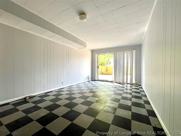 7013 Darnell St — Photo 40