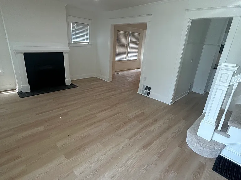 4138 Locust St — Photo 2
