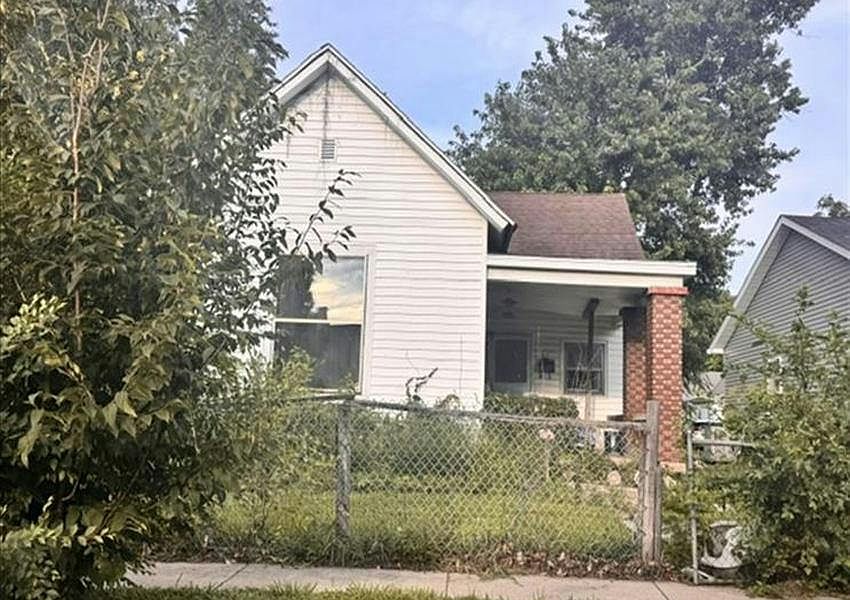 1st image of 1322 S 4th St