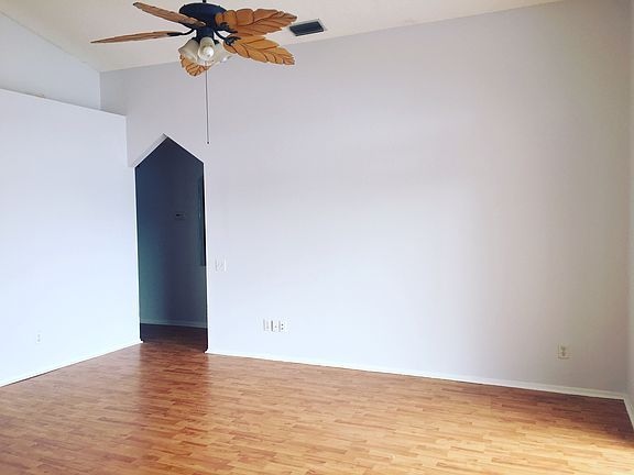 Living room leading to bedro