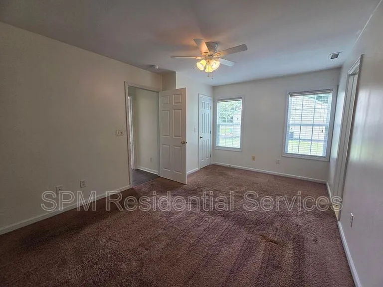 1798 Liz Ln NE — Photo 11