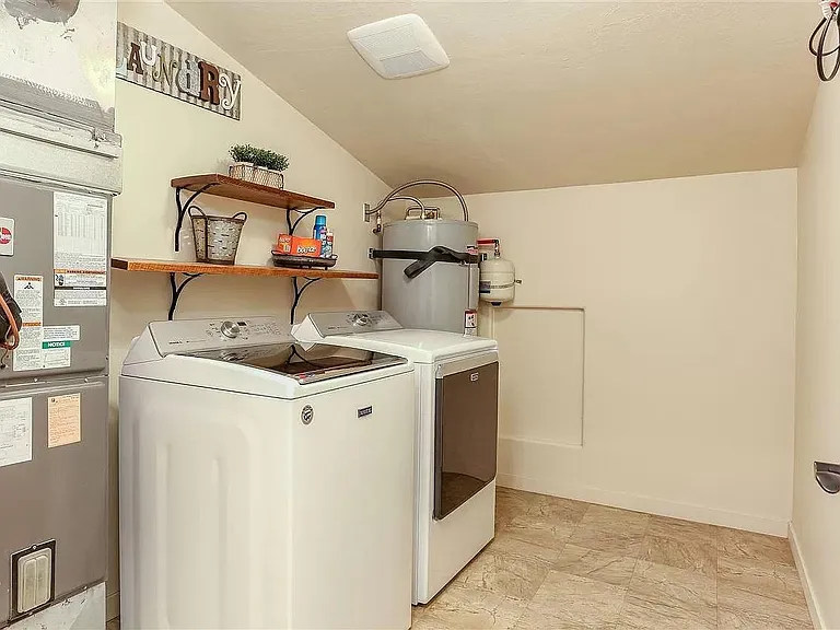 2736 S Dennis Pl — Photo 10