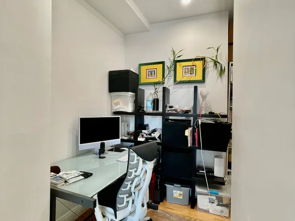 99 John Street 2201 image 3 of 19